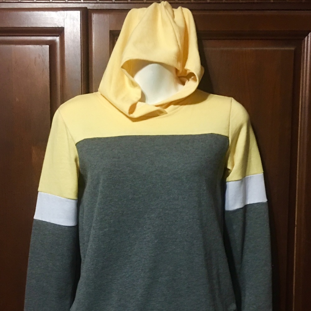 Destined Girls large sweatshirt nwot